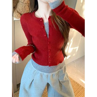 纯欲风撞色长袖针织衫女2026秋冬新款假两件甜辣修身显瘦打底上衣