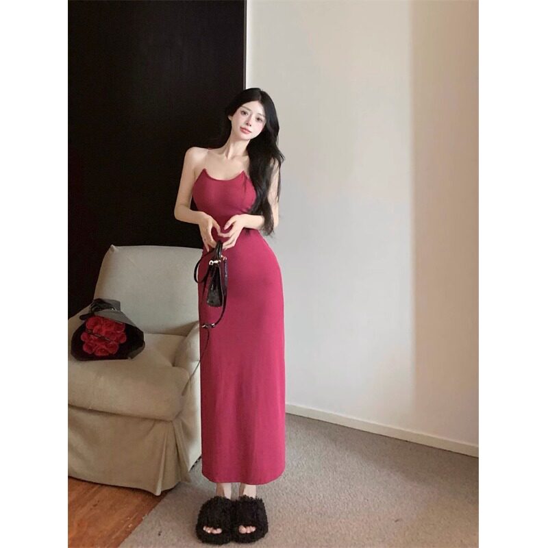 高级感隐形肩带吊带连衣裙女装夏季玫红色辣妹裙子气质包臀裙长裙