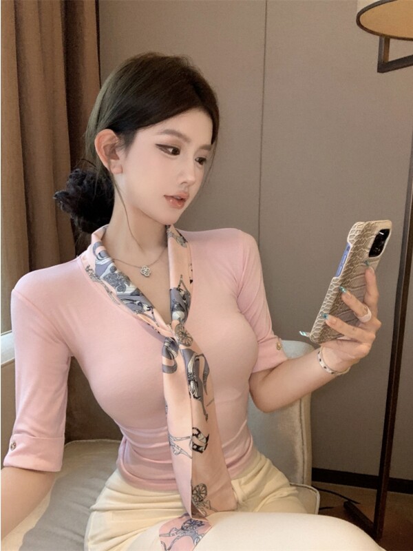 法式V领飘带围巾气质夏季新款设计感修身显瘦五分袖打底T恤上衣
