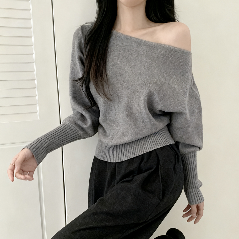 气质一字斜露肩针织衫女秋冬