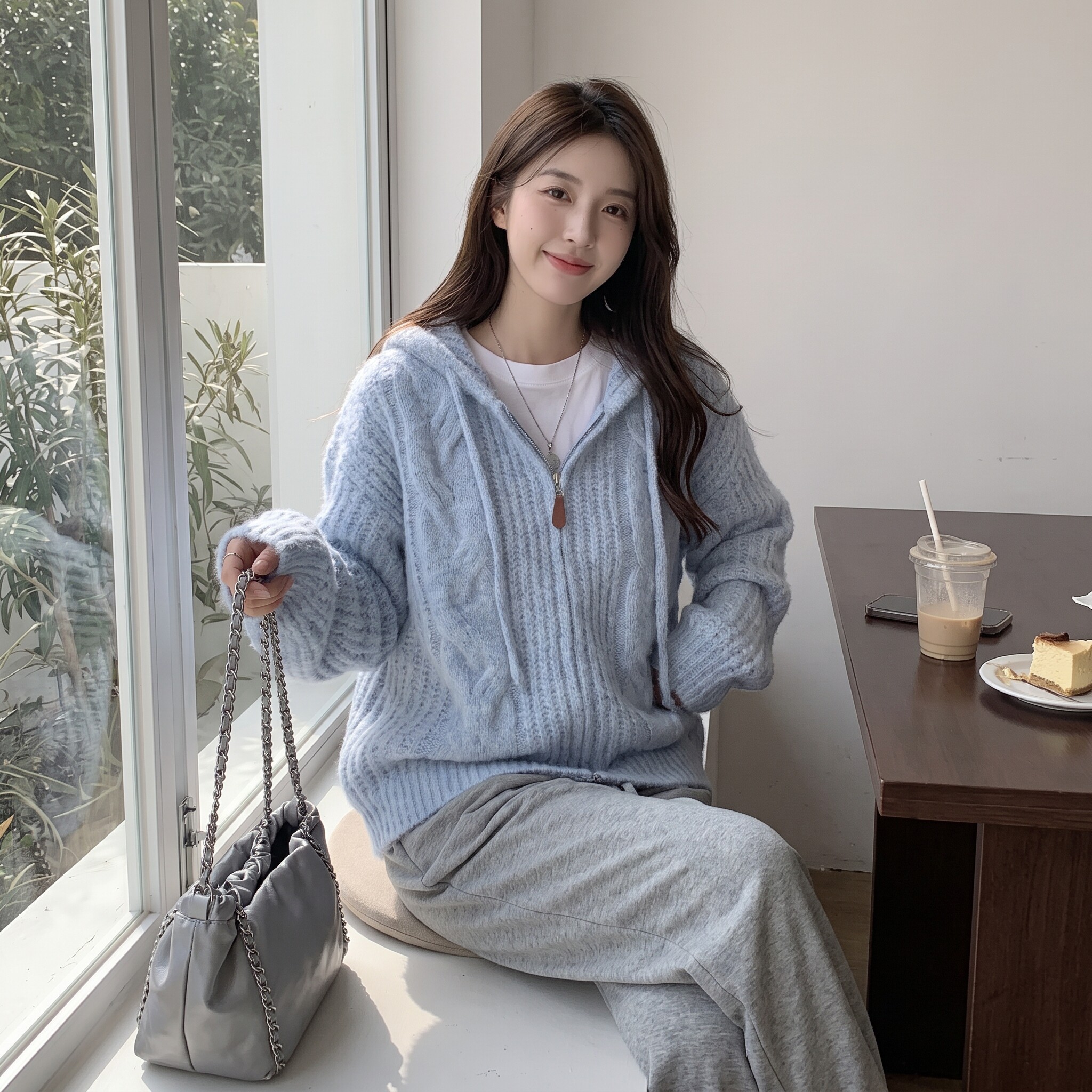 秋冬加厚连帽拉链遮肉女毛衣