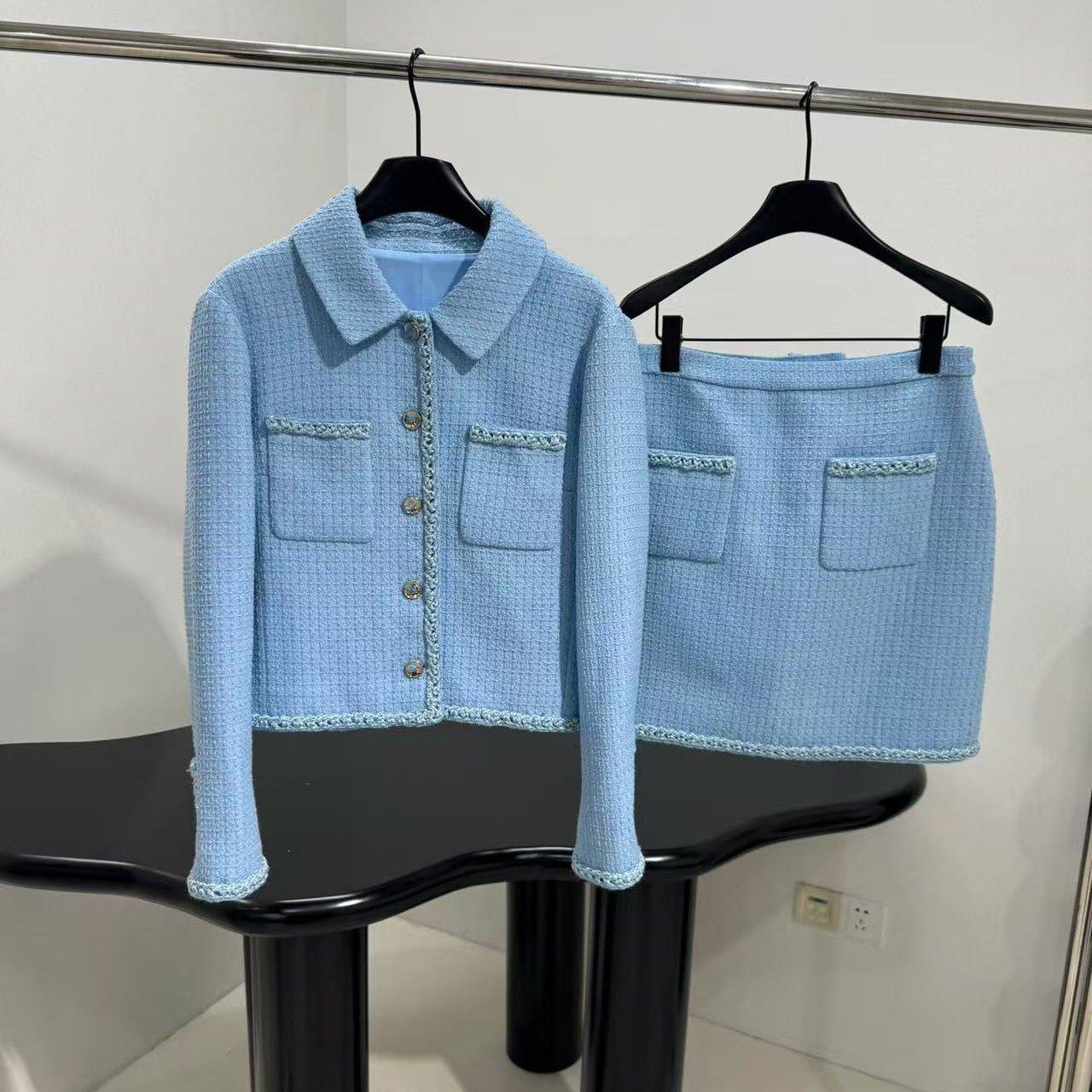 好漂亮刺绣长袖字母T恤女2025年冬季新款套头衫宽松休闲卫衣时尚