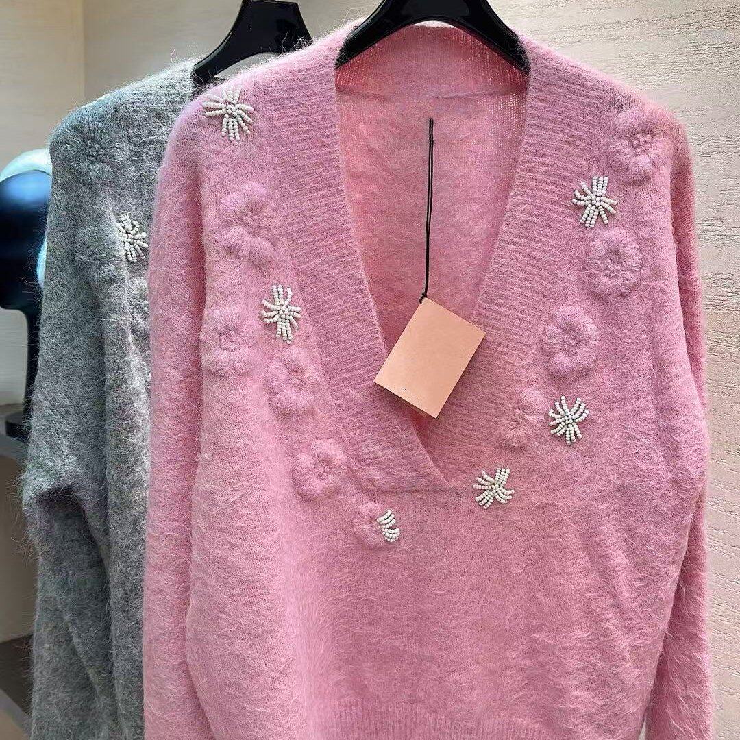 好漂亮灰色重工钉珠v领大毛衣外套女2025年冬季新款打底衫宽松潮