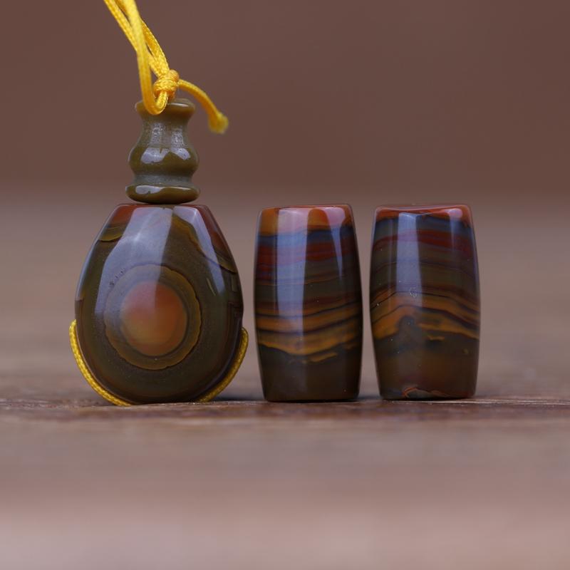 一物一图 天然宣化战国红玛瑙 三通佛头 腰珠 一套 文玩配珠