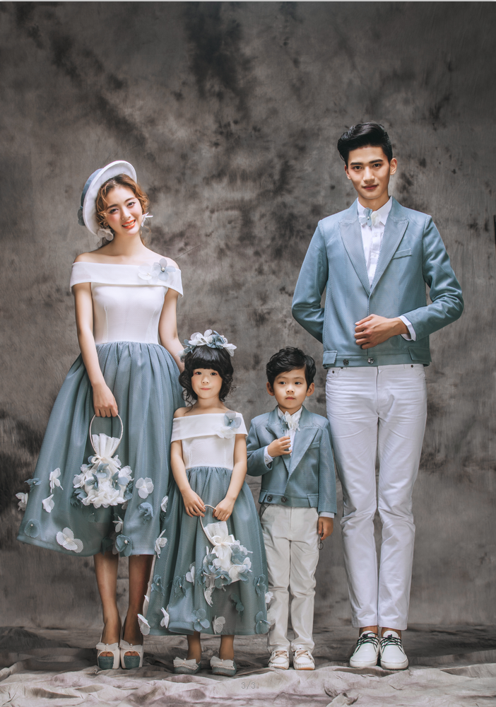 2018新款亲子婚纱主题亲子装一家四口全家福摄影服装影楼拍照套装