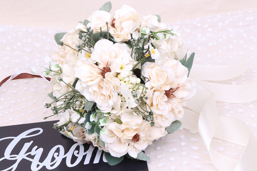 新款手捧花白色女拍照婚纱照摄影道具仿真韩式婚礼新娘简手拿花束