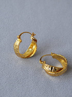 欧美小众设计锤打纹理交叉双环面黄铜镀金复古时尚个性气质耳环女