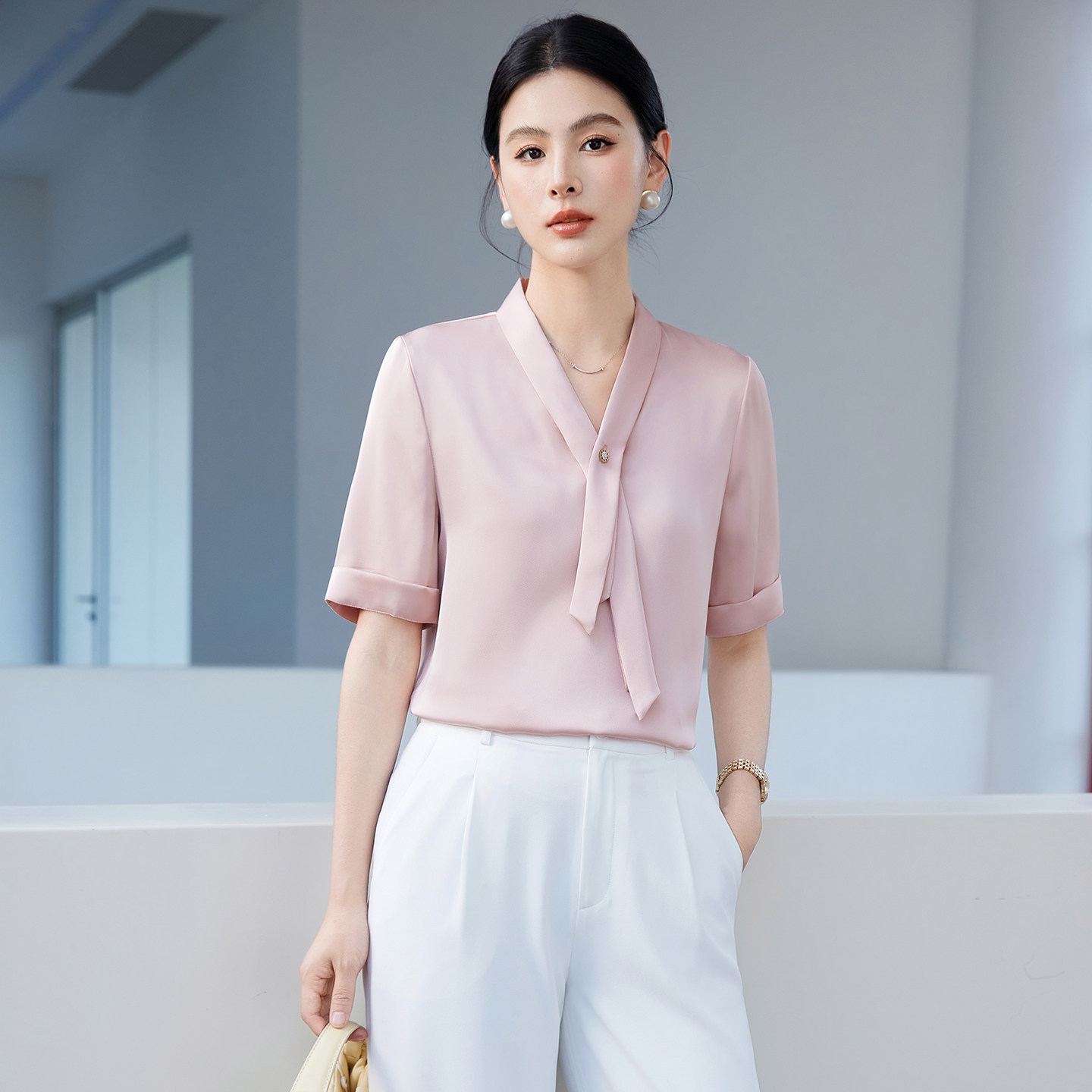 短袖衬衫女夏季薄款新款通勤气质职场白领工作服雪纺飘带V领衬衣