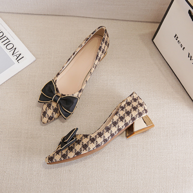 单鞋法式蝴蝶结显瘦百搭大码女鞋