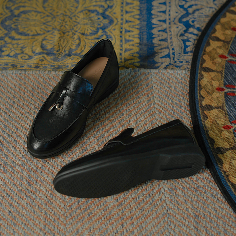 配裙子软底英伦小皮鞋单鞋女2026新款一脚蹬乐福鞋大码女鞋41-43