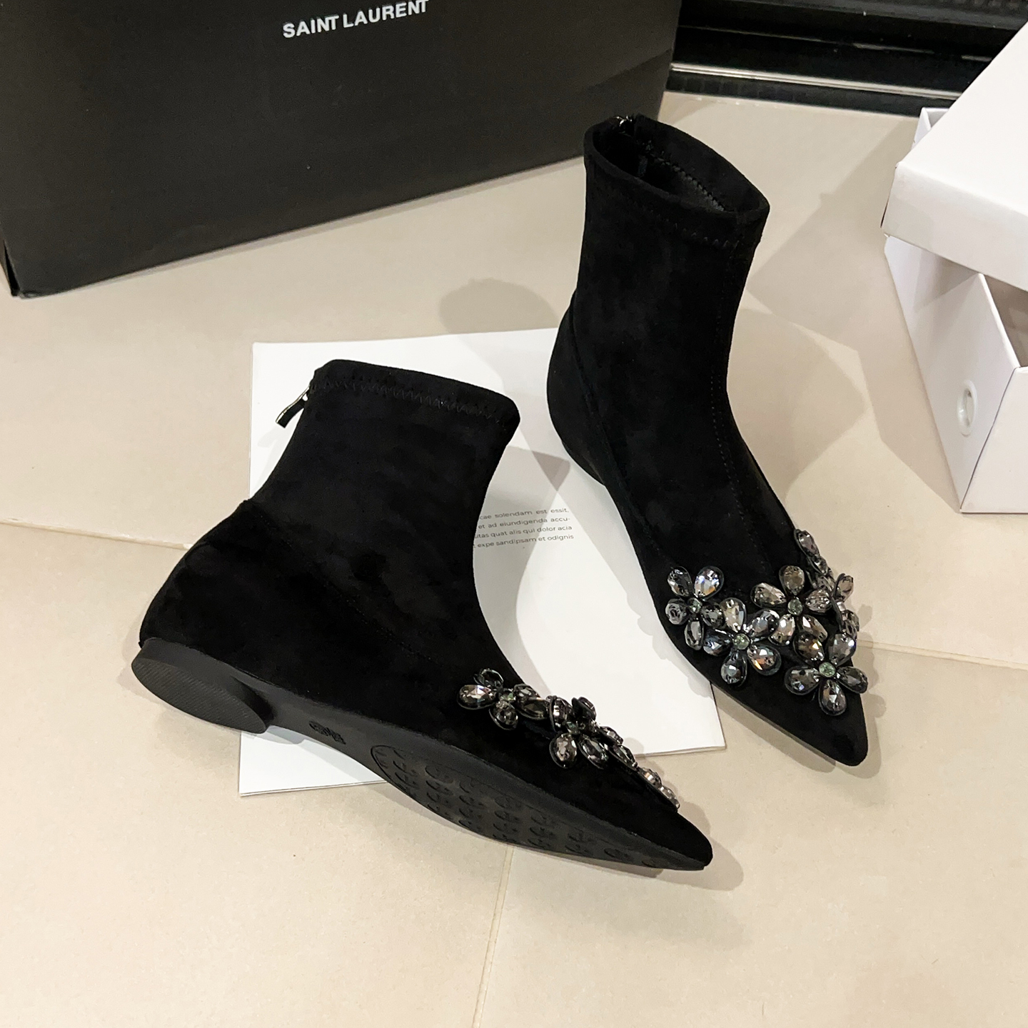 内增高尖头巨好看配裙子黑色短靴