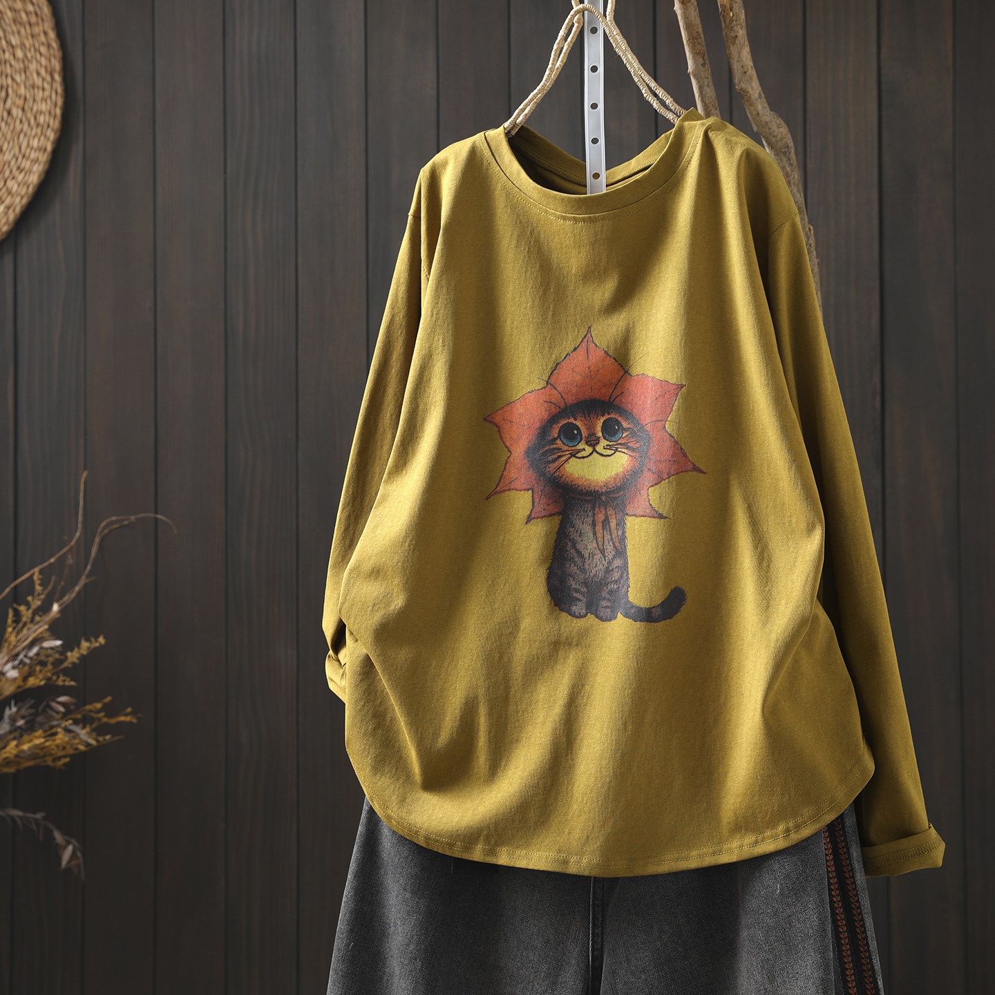 超好看独特漂亮上衣女2026春新款卡通猫咪印花慵懒风减龄长袖t恤