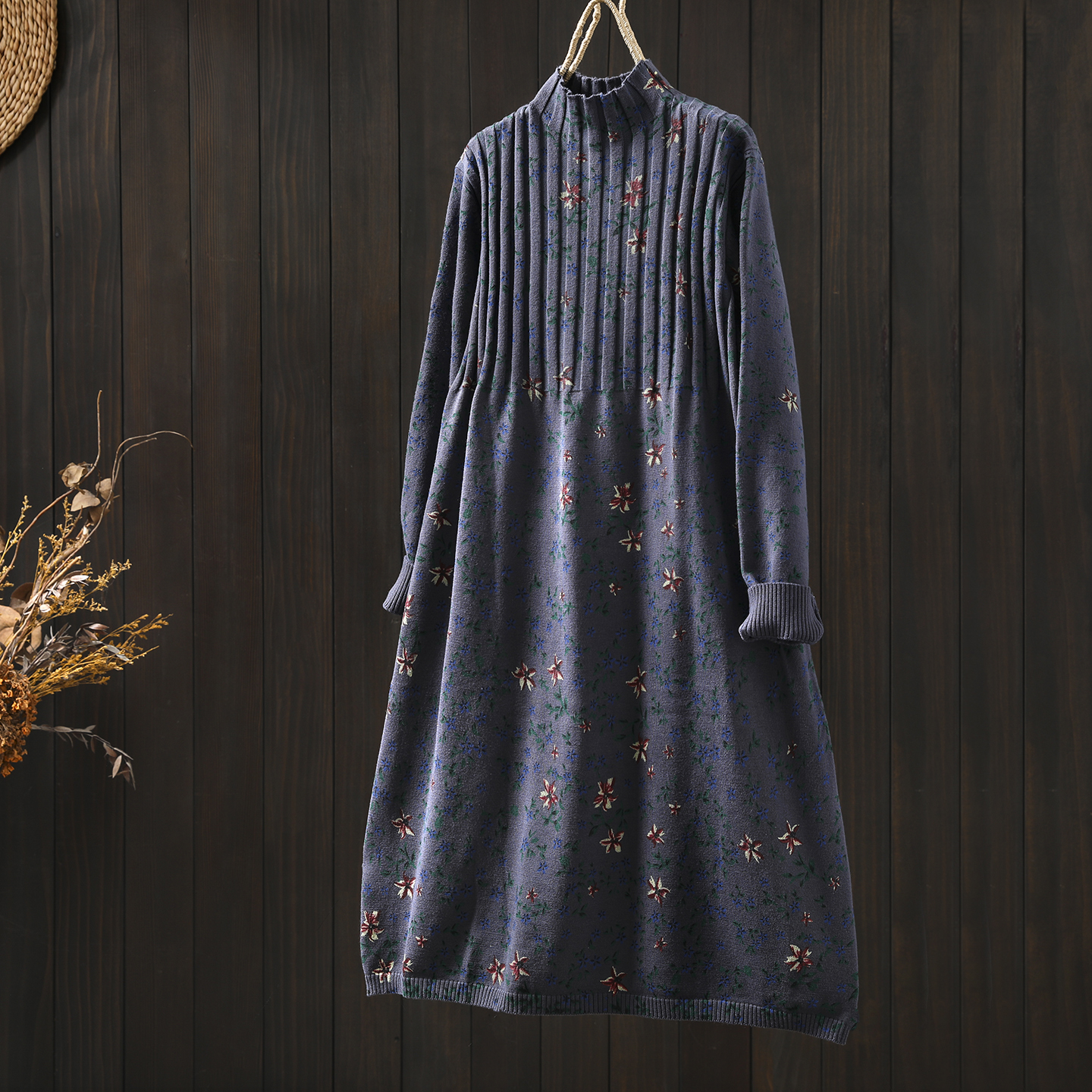 超好看的冬装连衣裙女新款2025半高领印花大方得体独特针织长裙子