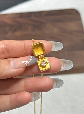 新中式超闪金色方糖锁骨链
