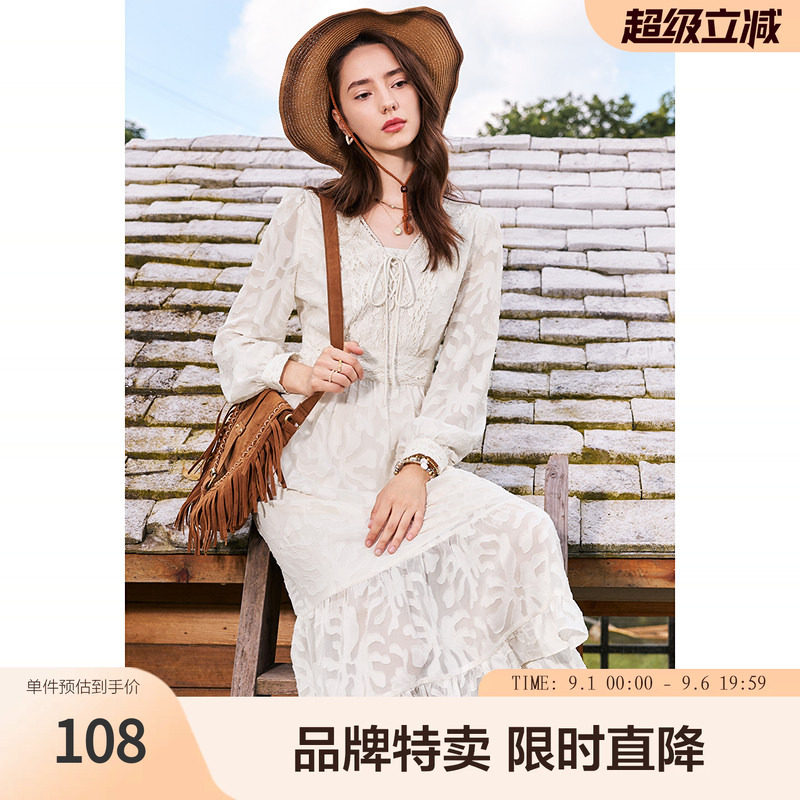 betu百图立体提花连衣裙新款蕾丝拼接收腰显瘦小白裙仙女裙图片