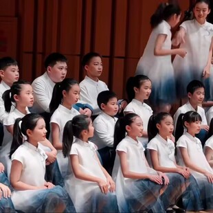 儿童合唱演出服中学生小学生初中合唱团集体团体歌咏朗诵比赛服装