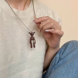 少女颜究所秋冬复古咖色小熊卫衣项链女ins嘻哈设计感小众毛衣链