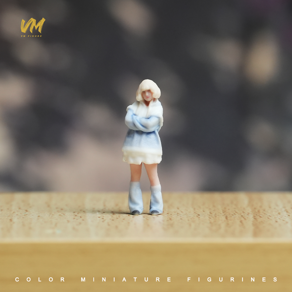 现货 1/64 金发抱胸萝莉 微缩场景模型搭配3D彩色打印摆件人偶