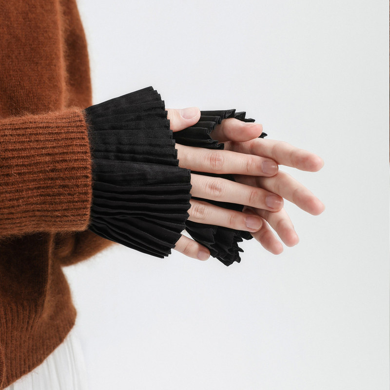 DECORATIVE FALSE SLEEVES WOMENS RETRO ACCORDION PLEATED PLEATED BLACK WHITE SHIRT FALSE SLEEVES SWEATER SWEATER ACCESSORIES FALSE CUFFS