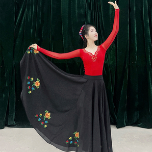 新疆维吾尔族舞蹈服装 刺绣练习裙女民族舞蹈演出大摆裙艺考半身裙