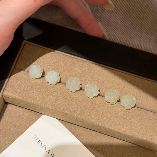 S925纯银和田玉玫瑰耳钉礼物