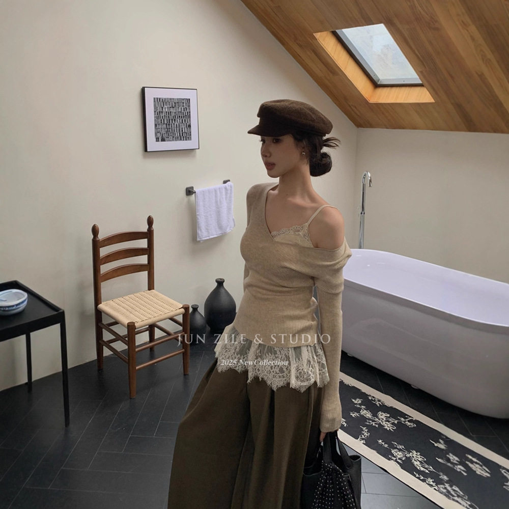 依之萌-2025新款带胸垫吊带背心女内搭拼接上衣韩系叠穿V领针织衫