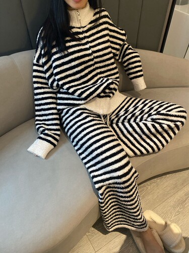 女半边绒条纹拉链课外穿家居服