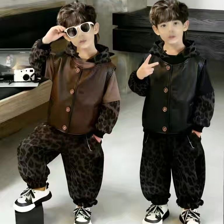 男童春装皮马甲三件套2026秋季新款女童连帽卫衣打底豹纹休闲裤潮