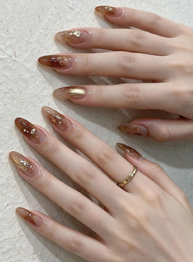 姜黄色块渐变手工穿戴甲短款甲片夏季美甲推荐温柔显白高级款摩登