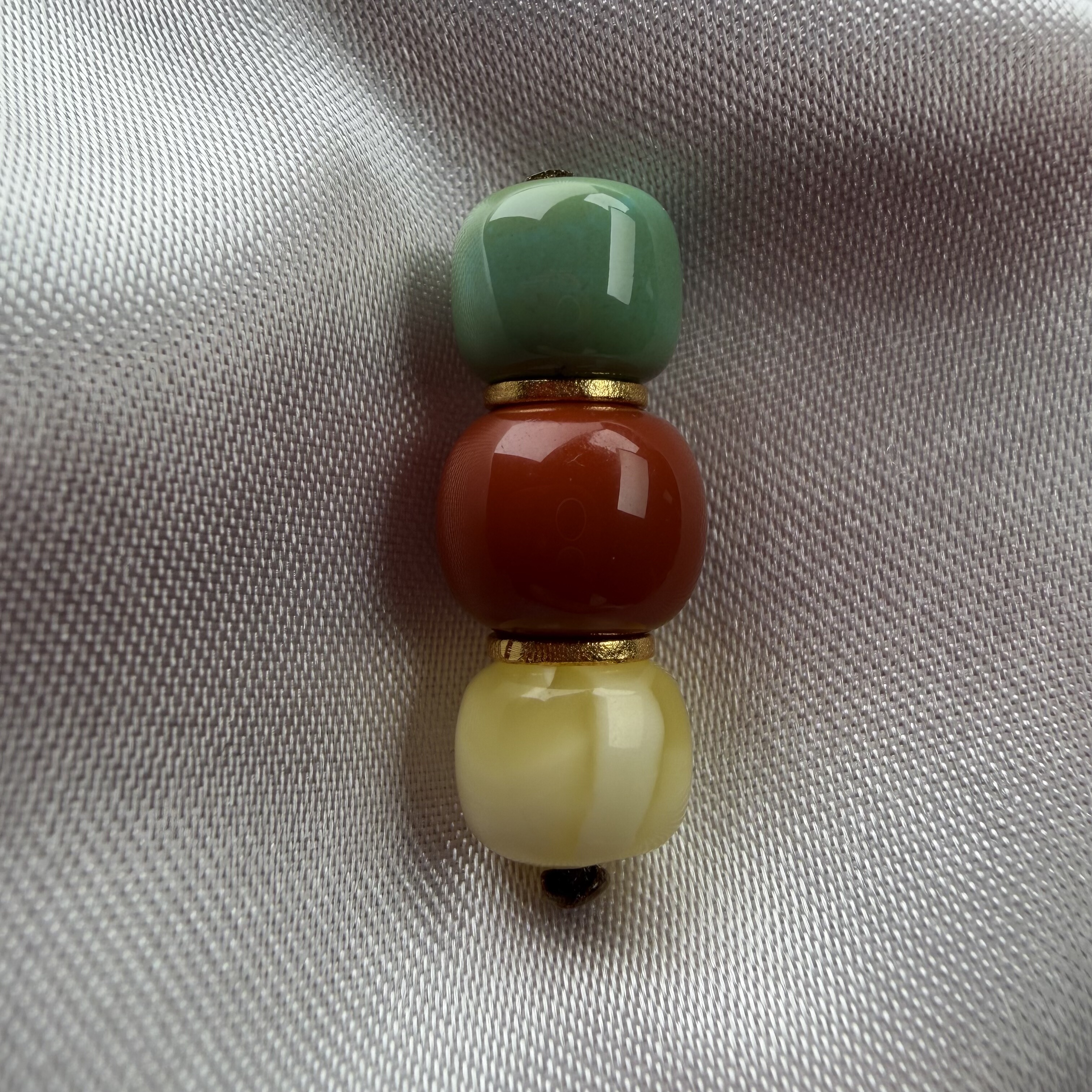 红绿灯7.9mm顶珠8.1湖北原矿瓷釉级绿松石南红蜜蜡925银镀金隔片