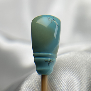 湖北天然原矿瓷釉级绿松石三通对孔8.3mm厚8.48长18.5mm配饰