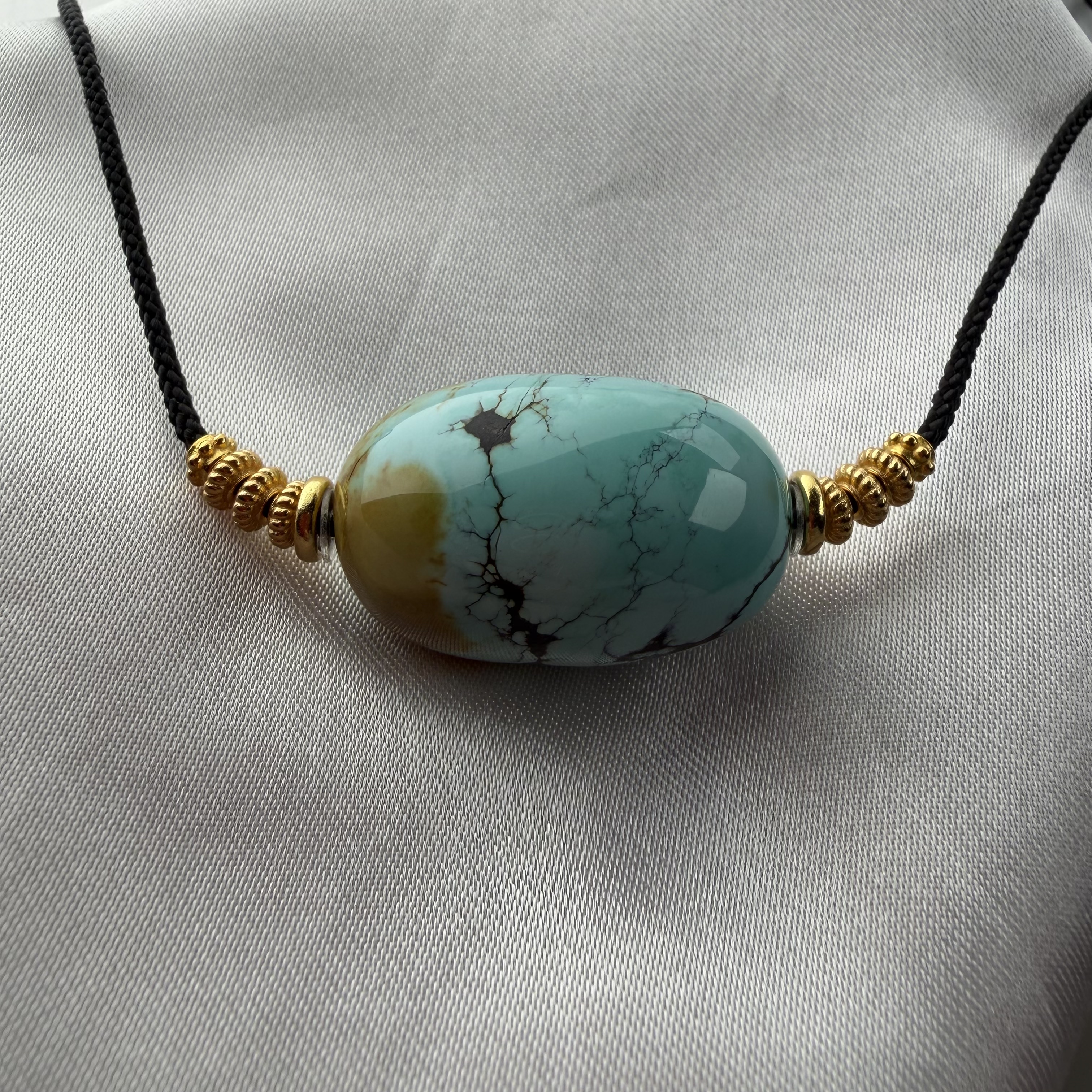 绿松石枣珠直径16.8mm长25.3原矿瓷釉级俏色水草纹锁骨珠顶珠9.7g