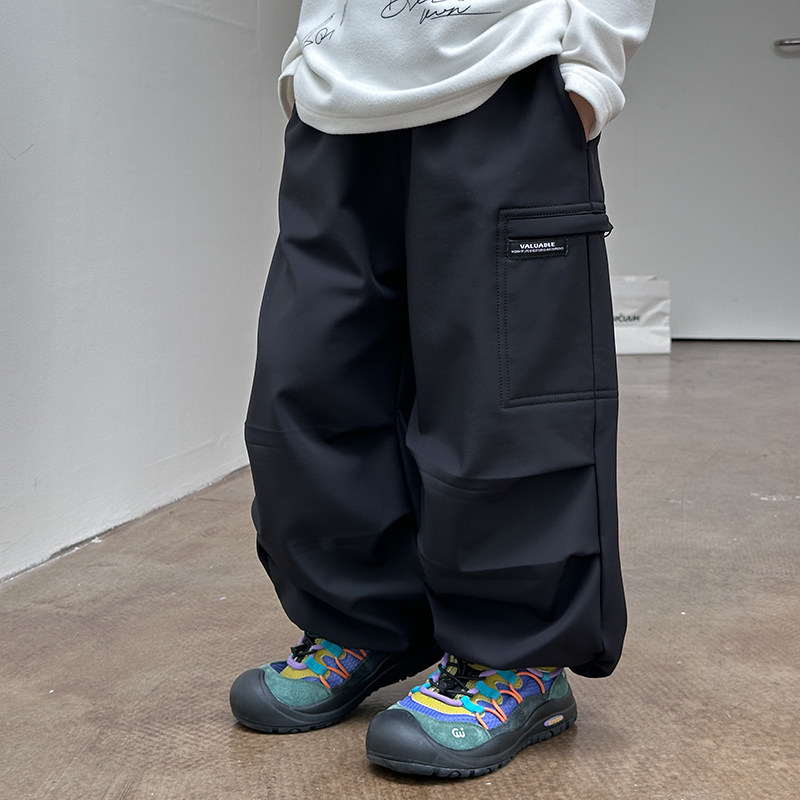 依依妈女童冬装宽松字母褶皱工装裤儿童休闲韩版收口加绒保暖裤子