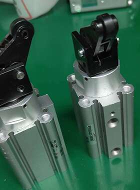 795.SMC阻挡气缸  没用过  RSDQA32-20DB议价