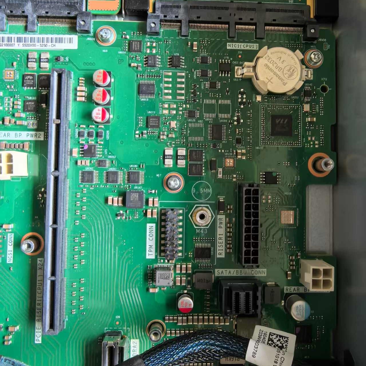 华为泰山Taishan200 2280 K22R服务器主板小20Pin转显卡GPU电源线