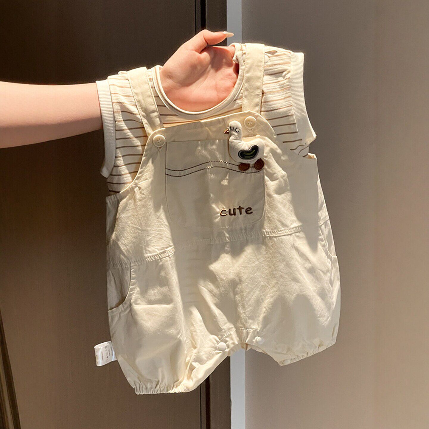 法国BADNUT婴幼儿夏季衣服2026新款男宝宝套装韩版条纹短袖背带裤