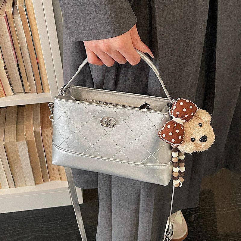 2026高级感斜挎包百搭手提包包精致拎包新款时尚女菱格超火绣线小