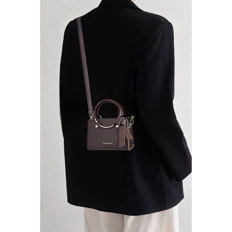 包女式单肩斜挎包新款手提包2024咖色轻奢小众时尚秋冬链条高级感