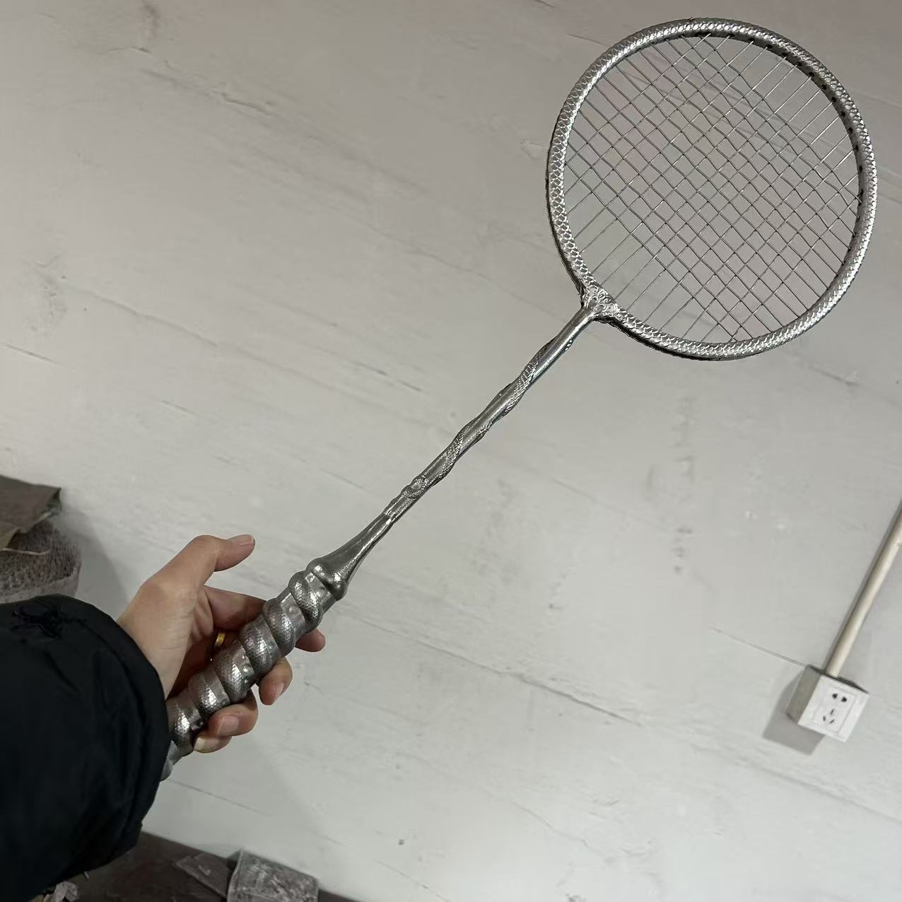 球拍摆件螺纹钢羽毛球拍一比一自制进攻型辅助训练户外车载防身图片