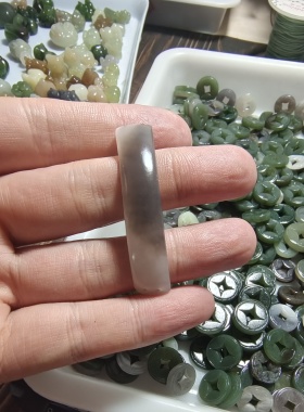 天然和田玉手牌玉石简约素面一生平安牌女款手饰烟紫色手工雕刻