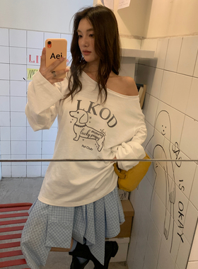 LK STORE LKOD2025新款腊肠狗印花字母罩衫露肩斜肩长袖T恤打底衫