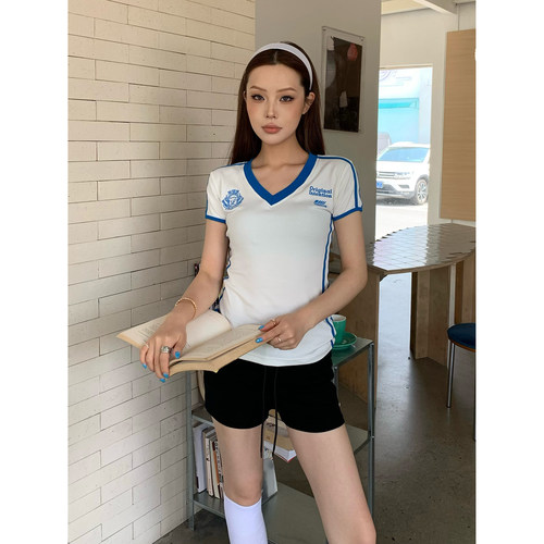 春夏V领刺绣勋章美式短袖T恤