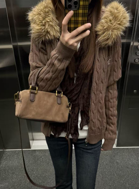 LK STORE LKOD2025秋冬刺绣字母拉链帽衫毛领女款毛衣外套辣妹