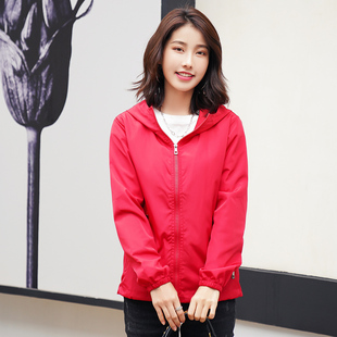 冲锋衣女短款 宽松洋气两层夹克春秋中青年户外休闲风衣短外套 时尚