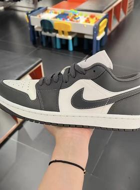 Nike Air Jordan 1耐克 复古潮流 运动休闲鞋 低帮/黑红脚趾