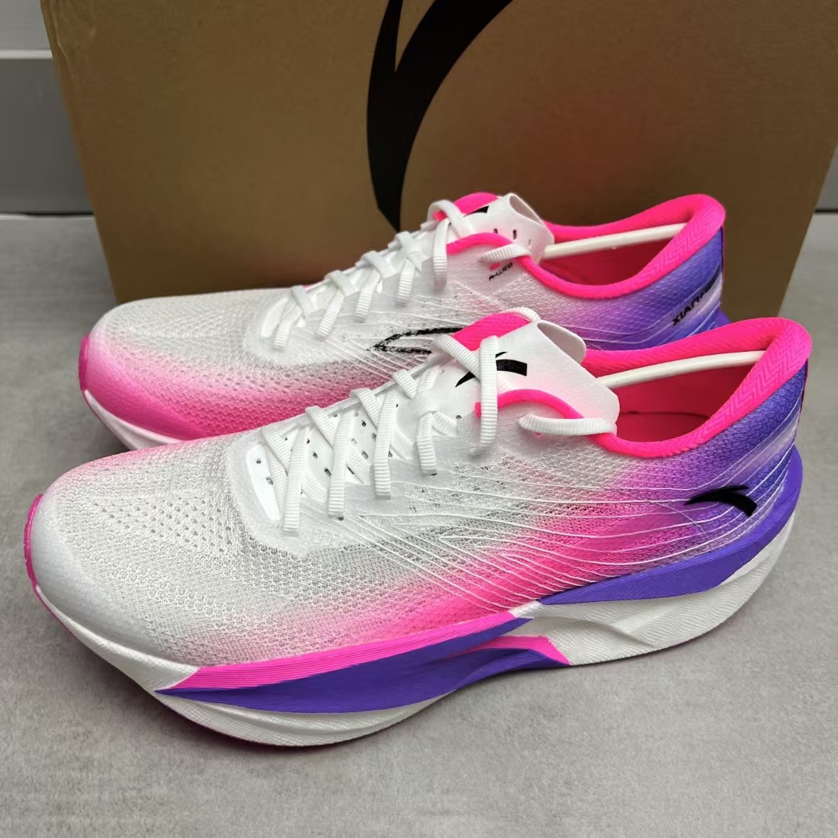 正品安踏C202 6代丨氮科技碳板 马拉松男子竞速训练体测跑步鞋