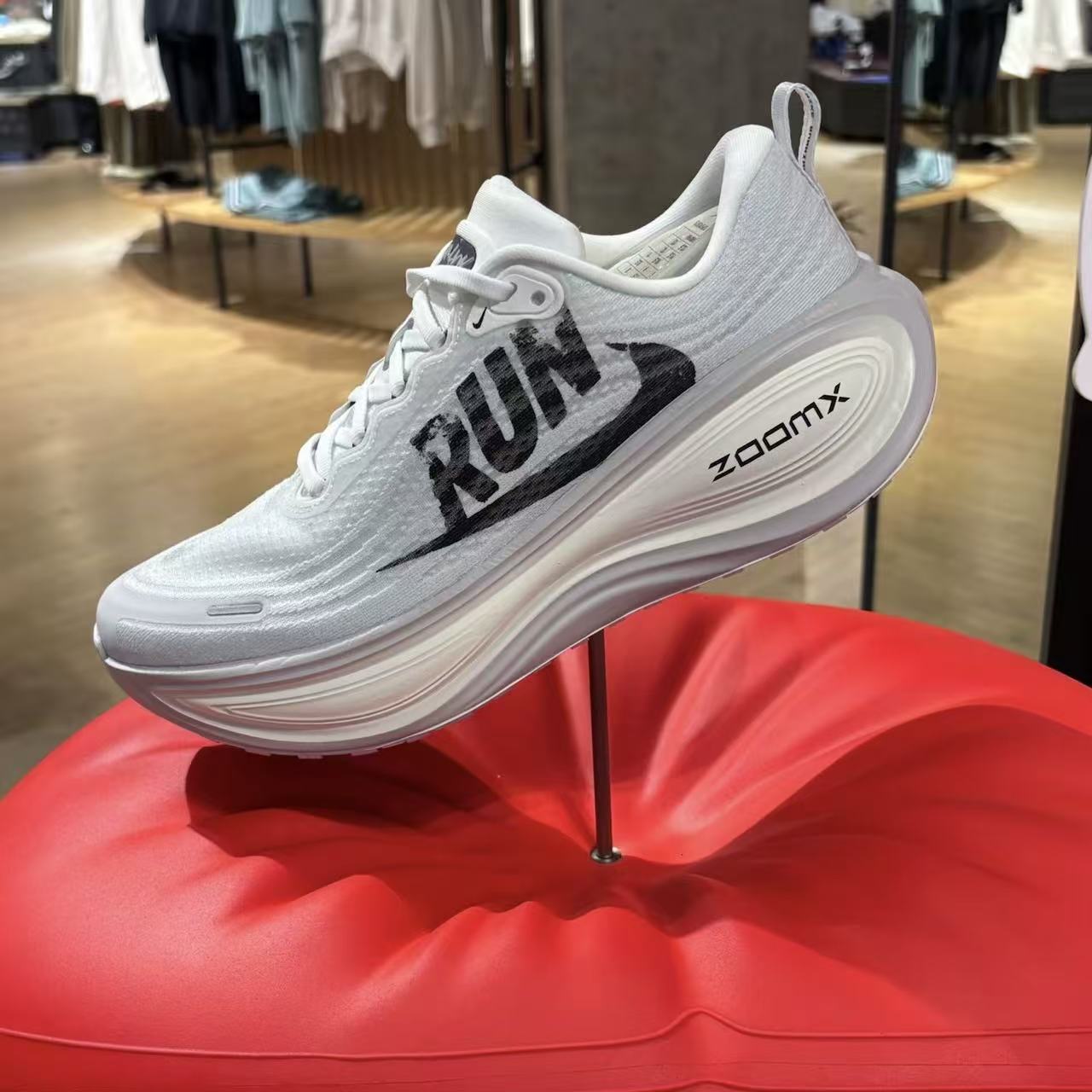 正品耐克男子运动跑步鞋