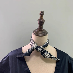 方巾丝巾领巾 诗意暗黑女孩~Flora早秋复古碎花港风花朵气质韩版