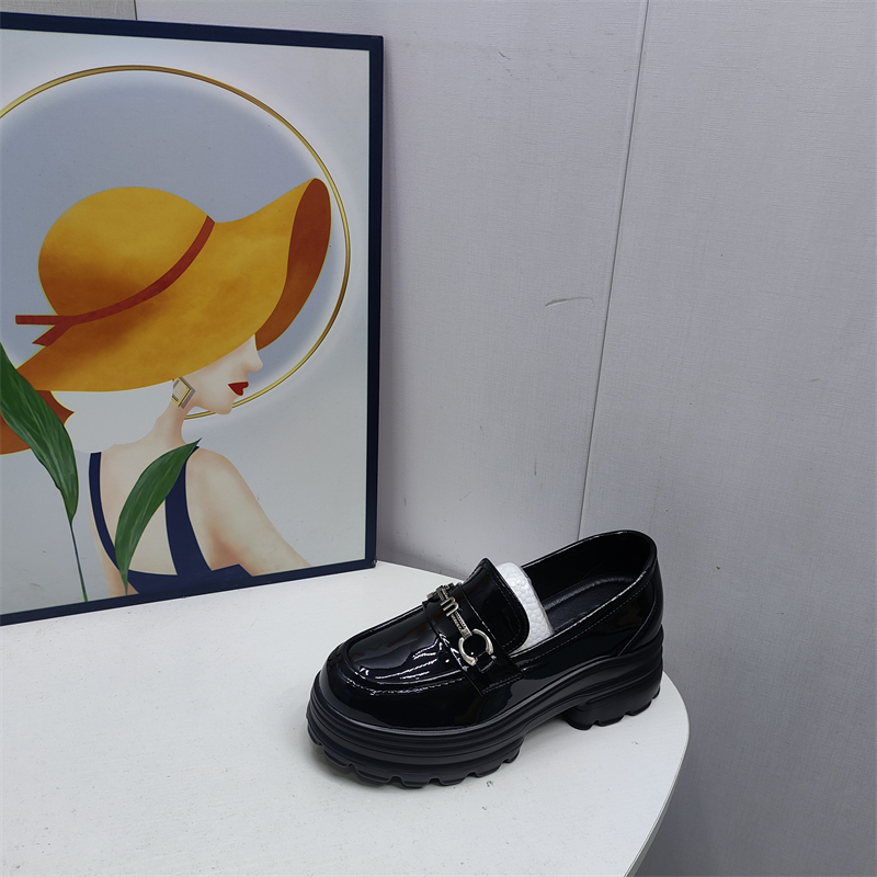 工厂清仓2025春季女鞋英伦软底厚底漆皮方跟圆头乐福鞋女单鞋