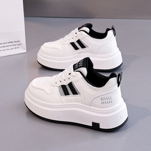 网面透气小白鞋女款2026新款春秋百搭厚底红色巨好看镂空运动板鞋